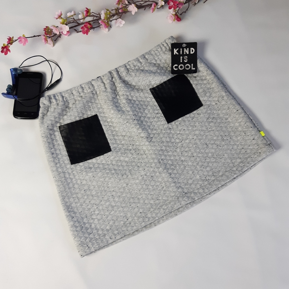 NWT New Kind Is Cool Mini Skirt Juniors